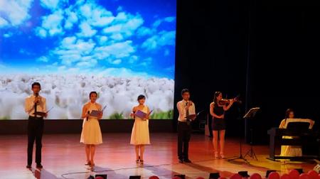 我院青协诗朗诵节目表演